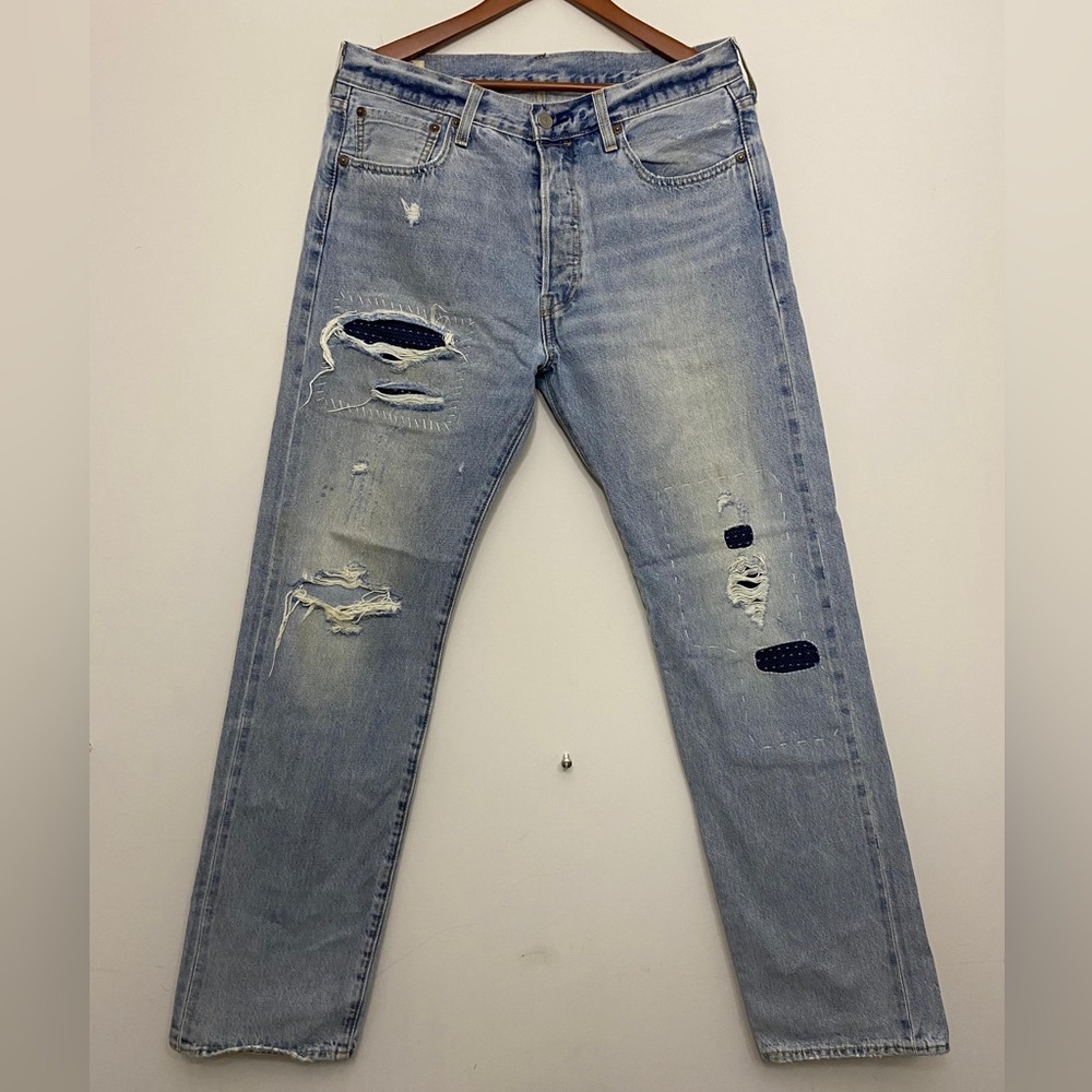 Levi's Men's Light Blue Ripped Jeans